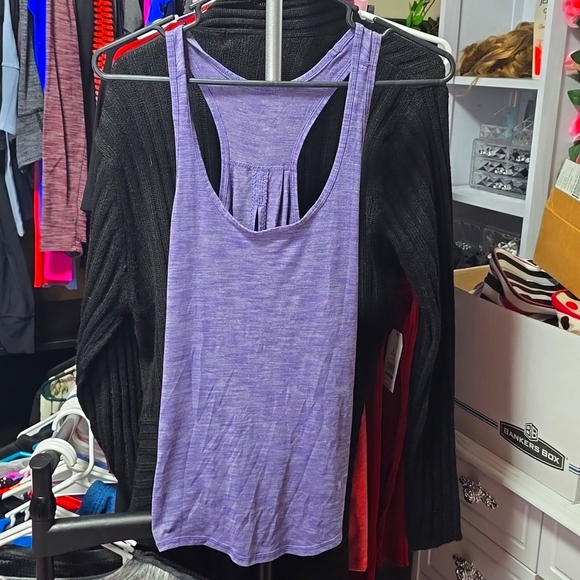 Lululemon Salute the Sun Tank size 8 - Picture 5 of 5